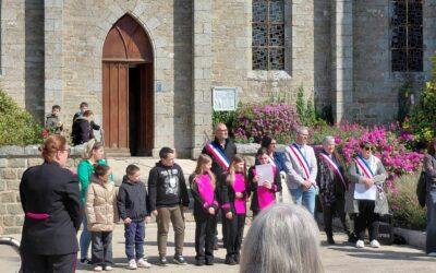 Se souvenir ensemble : les CM1-CM2 à la cérémonie du 8 mai
